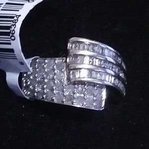 #35-$125.00-FINAL-PRICE DROP-SIZE 7-GOS 1CT DIAMOND RING